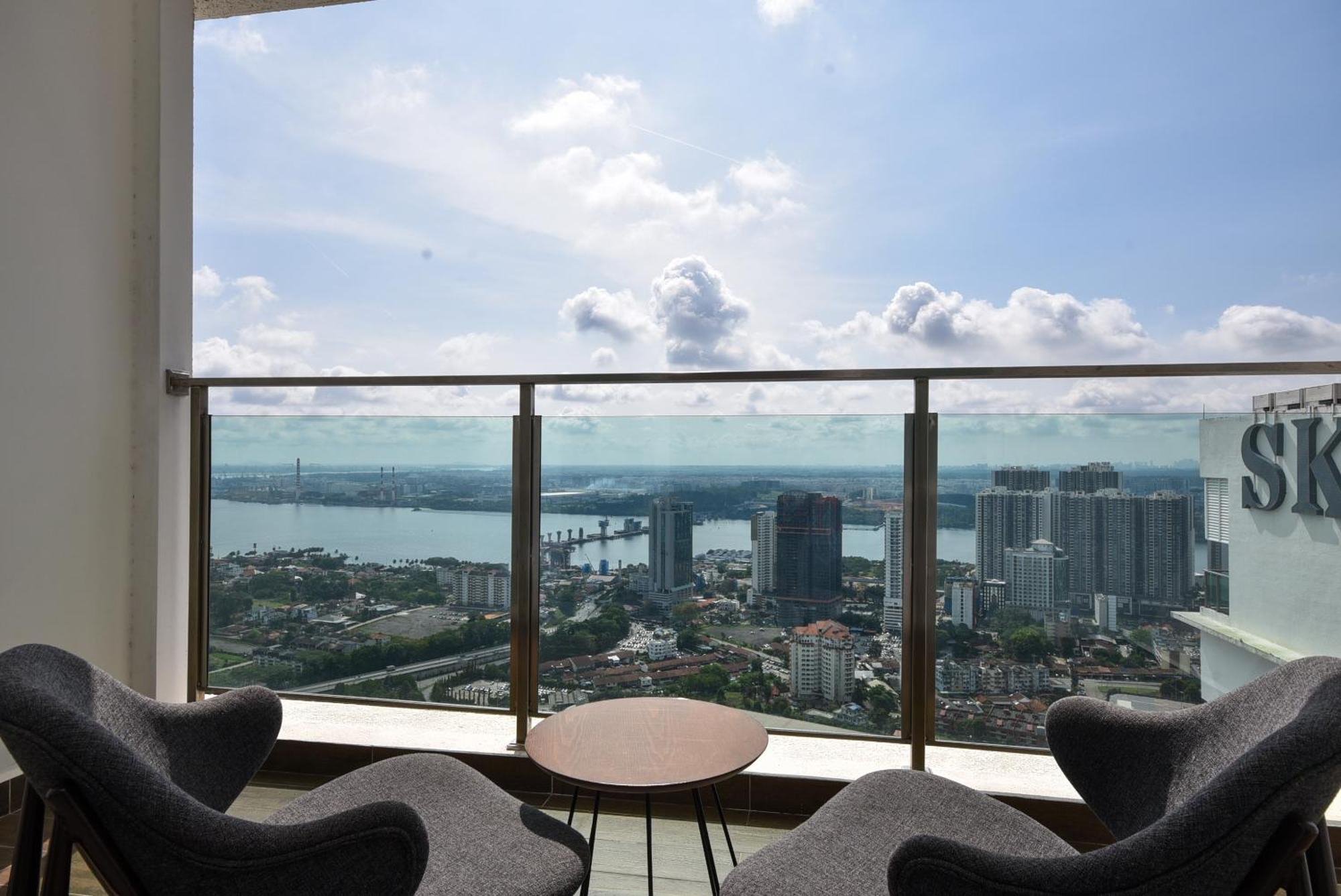 Apartment Tritower By Nest Home【walking Distance To Ciq】 *